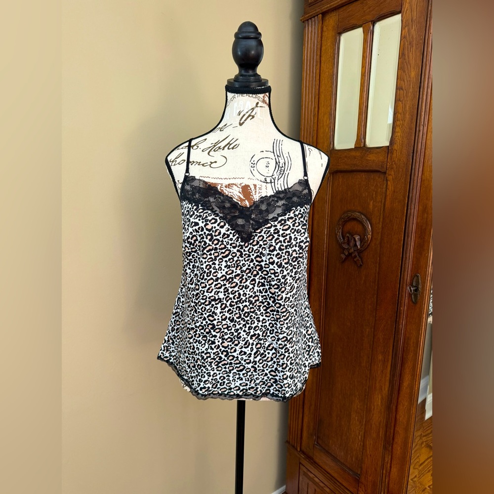SET Victoria’s Secret Leopard Pajama Set Top and Shorts with Lace